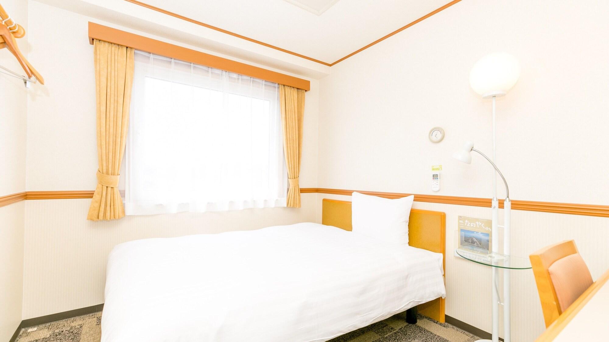 Toyoko Inn Shin-Osaka-Eki Higashi-Guchi Exterior photo