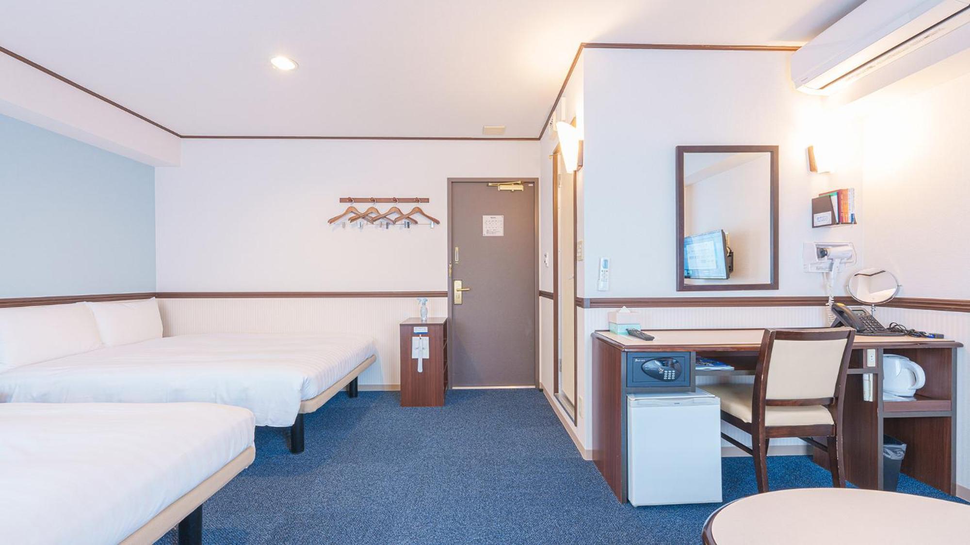 Toyoko Inn Shin-Osaka-Eki Higashi-Guchi Room photo