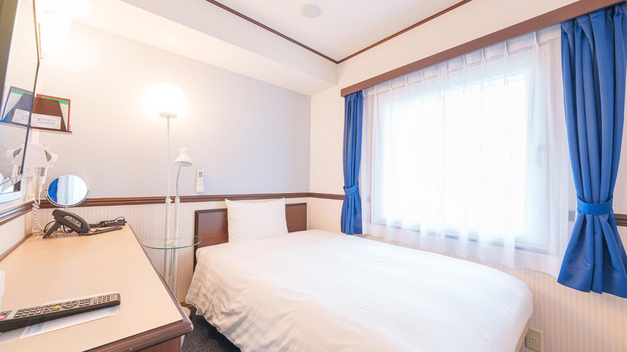 Toyoko Inn Shin-Osaka-Eki Higashi-Guchi Exterior photo