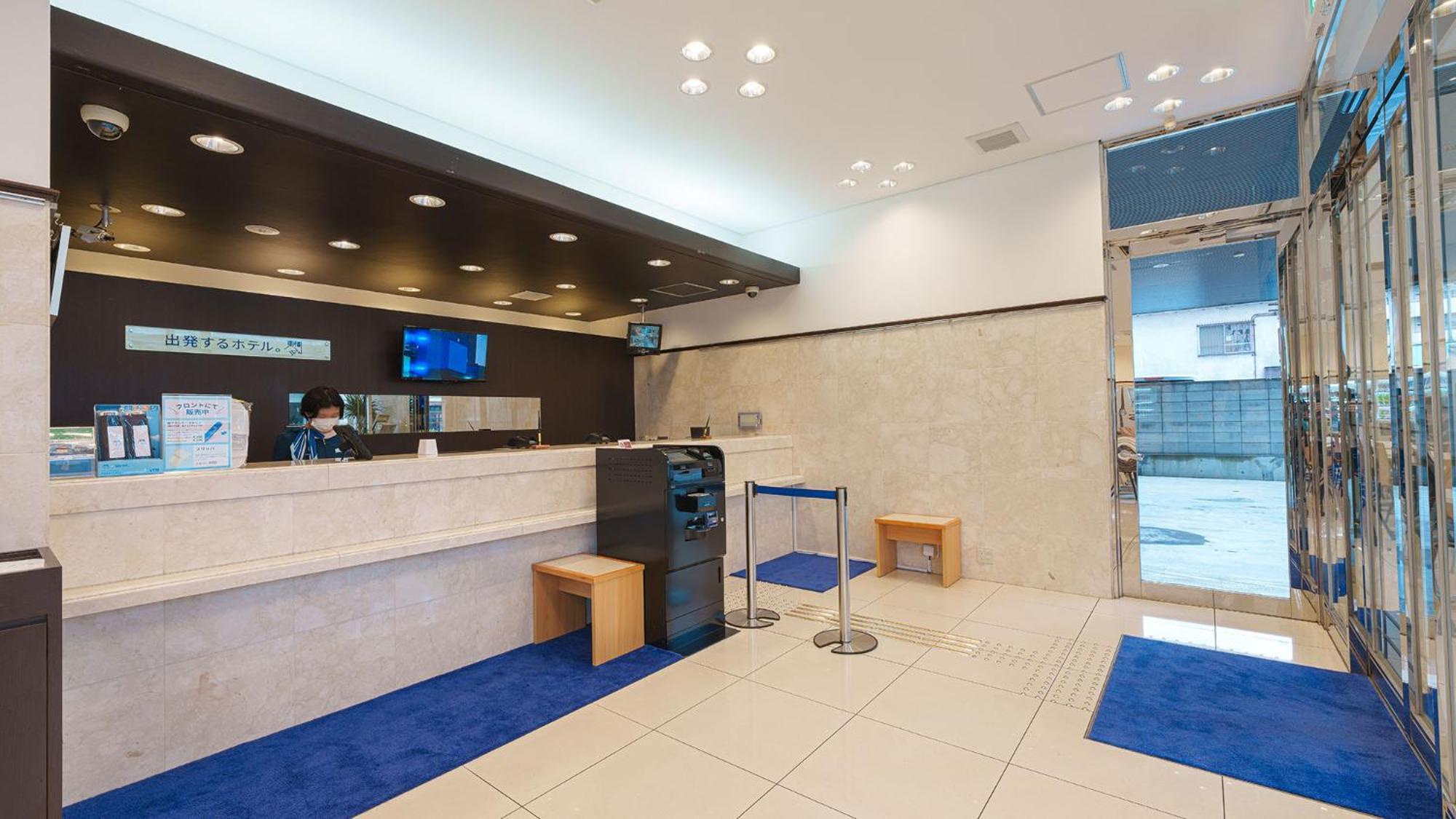 Toyoko Inn Shin-Osaka-Eki Higashi-Guchi Exterior photo