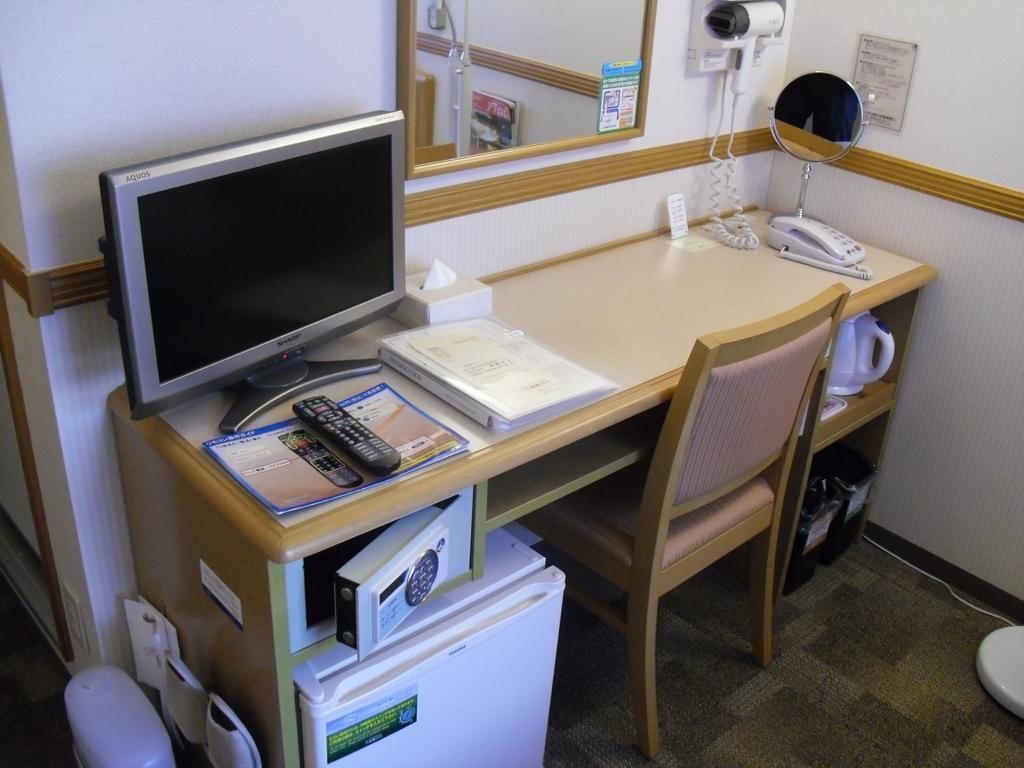 Toyoko Inn Shin-Osaka-Eki Higashi-Guchi Exterior photo